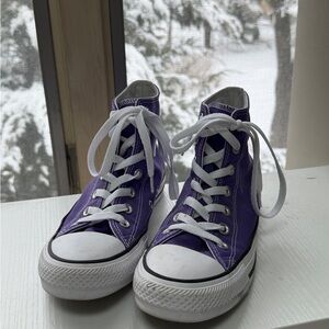Purple Converse Sneakers size 6.5 — BARELY USED

Original price is $120